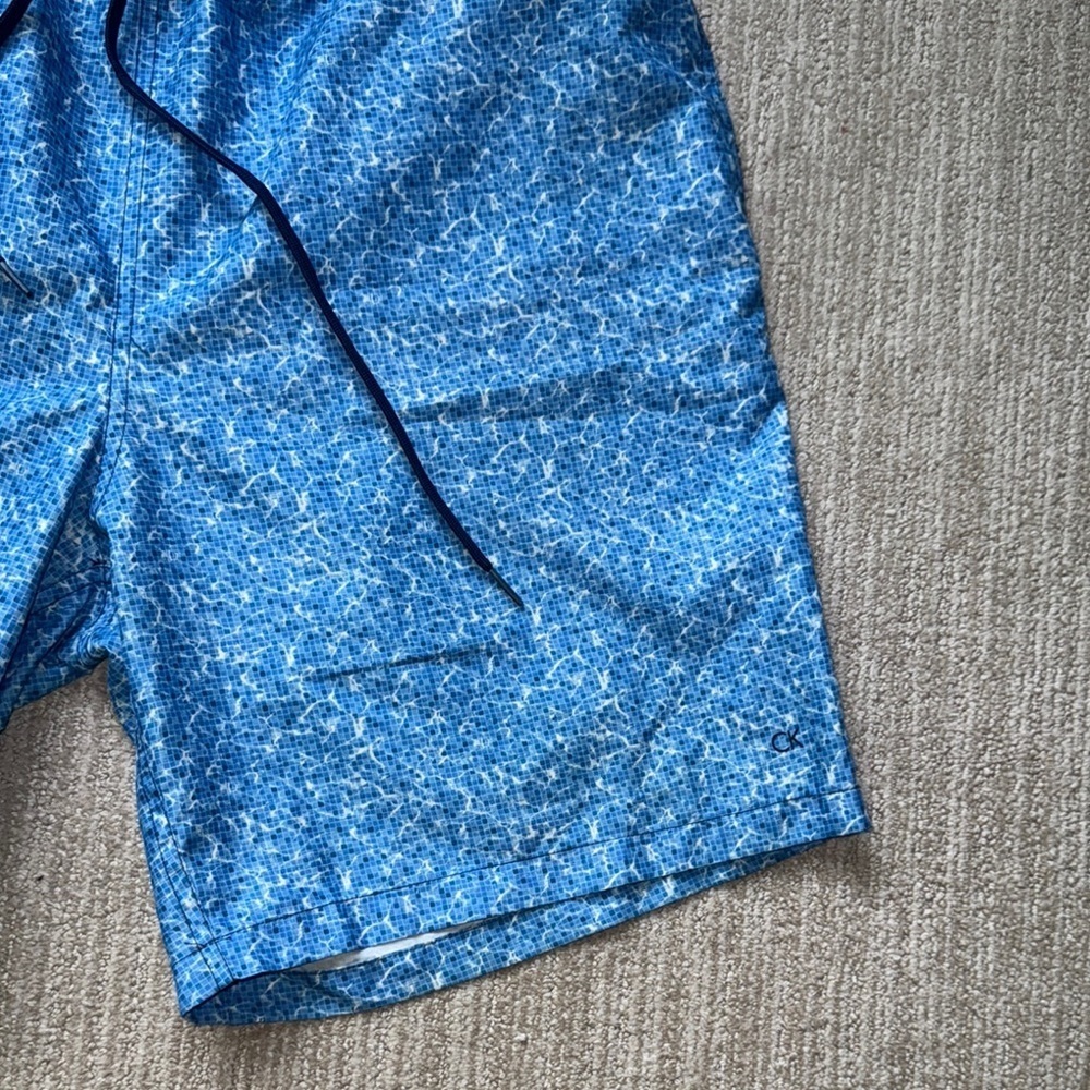 Calvin Klein Blue Swim Trunks Men’s Size L Drawstring Pockets Mesh Liner - Picture 2 of 10